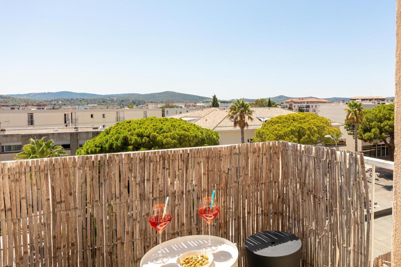 Le Blue Sea - Appt Classe 3 Etoiles A 650M De La Plage Le Lavandou Kültér fotó