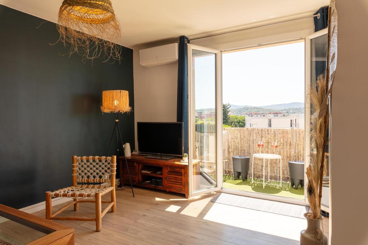 Le Blue Sea - Appt Classe 3 Etoiles A 650M De La Plage Le Lavandou Kültér fotó